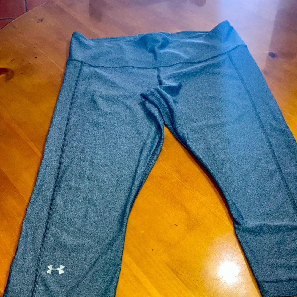 Under Armour light gray compression heat gear size xl